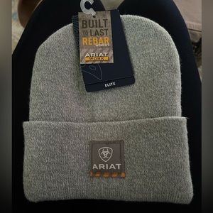 New With Tags Ariat Beanie for Women Gray